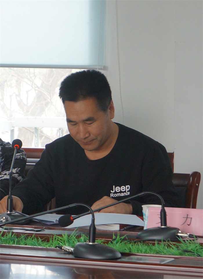 1649640037513674.jpg 何鹤2.jpg